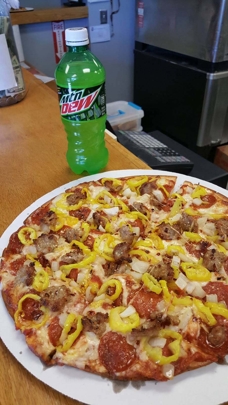 Cardos Pizza | meal takeaway | 3606 Lockbourne Rd, Columbus, OH 43207, USA | 6144099229 OR +1 614-409-9229