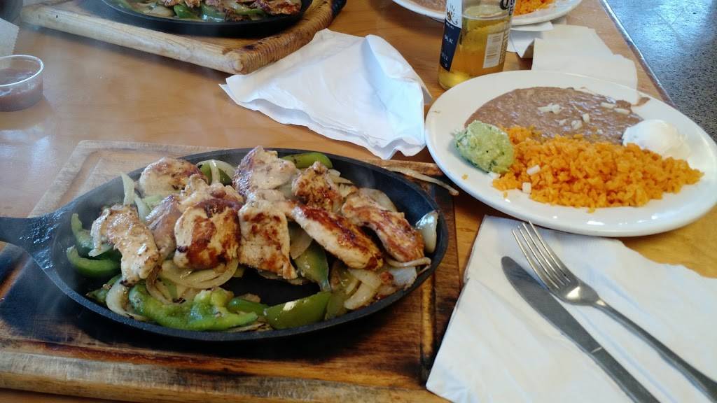 El Toro Negro | restaurant | 5780 54th Ave N, Kenneth City, FL 33709, USA | 7275414901 OR +1 727-541-4901