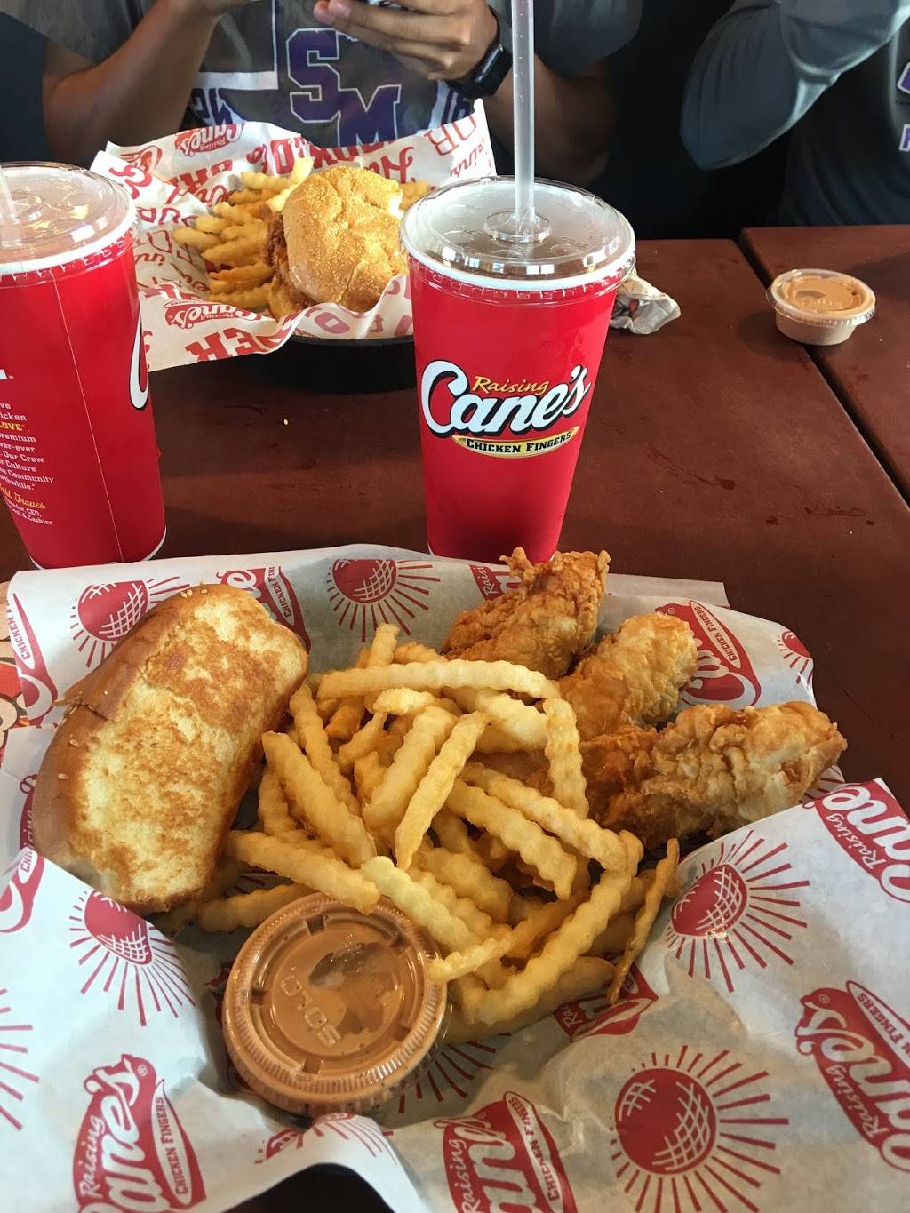 Raising Canes Chicken Fingers | meal takeaway | 928 TX-80, San Marcos, TX 78666, USA | 5128050014 OR +1 512-805-0014