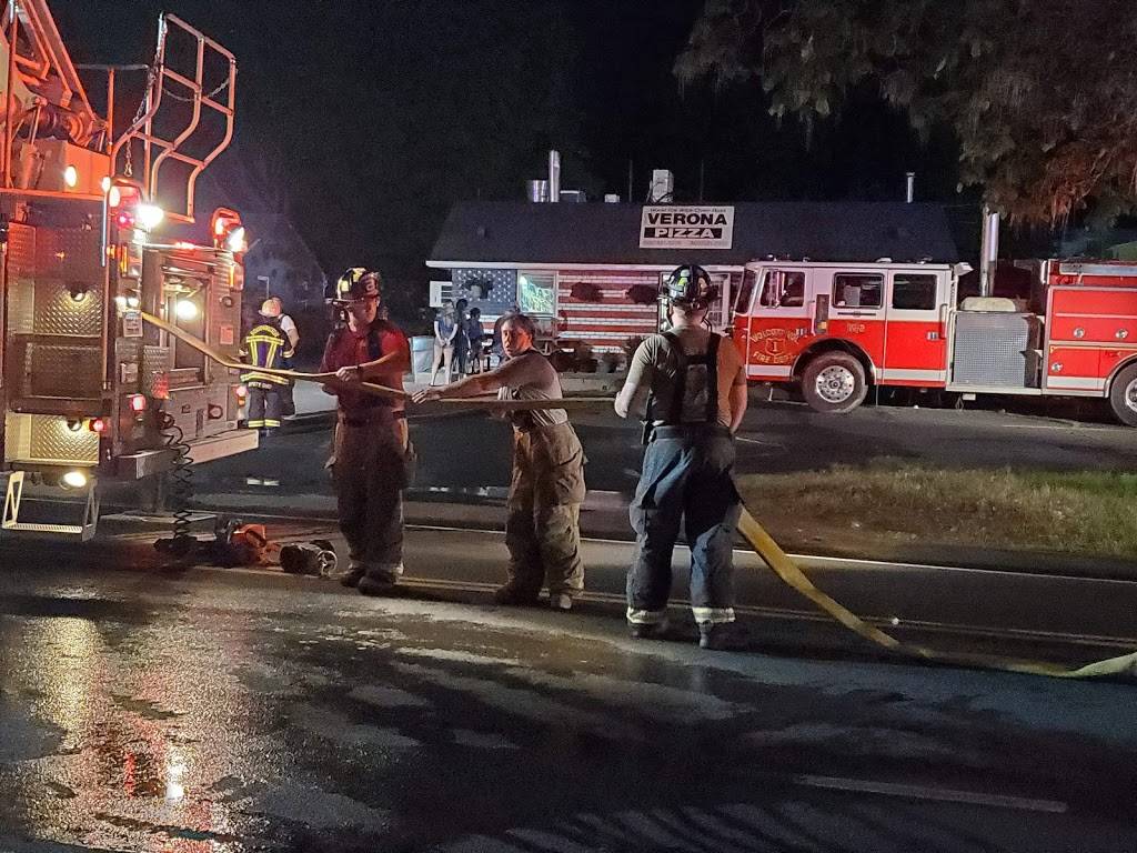 Verona’s Pizza | restaurant | 1300 Meriden-Waterbury Turnpike, Plantsville, CT 06479, USA | 8606210200 OR +1 860-621-0200