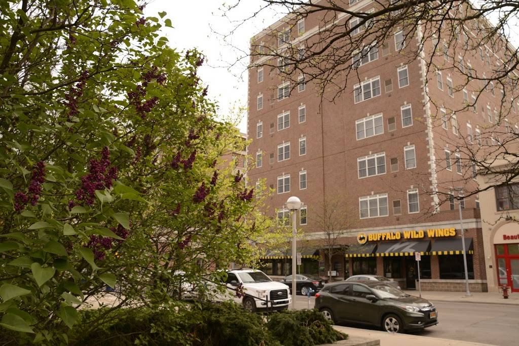 Buffalo Wild Wings | meal takeaway | 205 S State St, Ann Arbor, MI 48104, USA | 7349979143 OR +1 734-997-9143