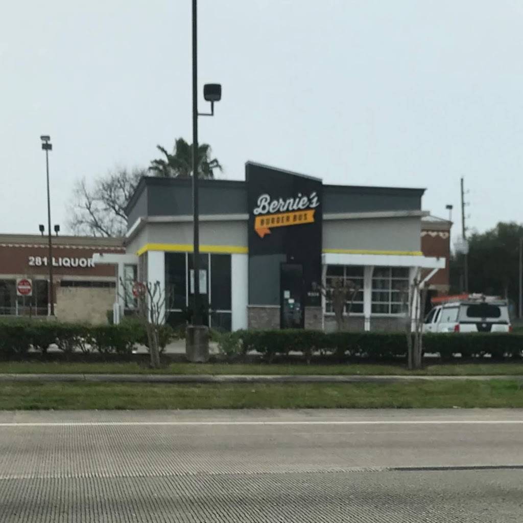 Bernies Burger Bus - Missouri City | restaurant | 6324 Hwy 6, Missouri City, TX 77459, USA | 2812087965 OR +1 281-208-7965