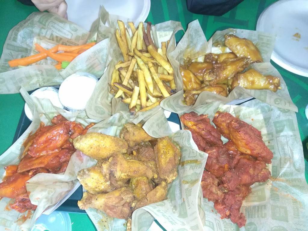 Wingstop | restaurant | 14181 US-395 #201, Victorville, CA 92392, USA | 7609983880 OR +1 760-998-3880