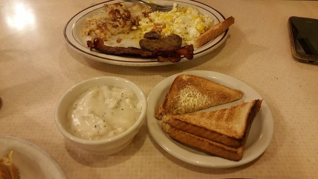 Copper Kettle | restaurant | 276 Main Cross St, Charlestown, IN 47111, USA | 8122564257 OR +1 812-256-4257