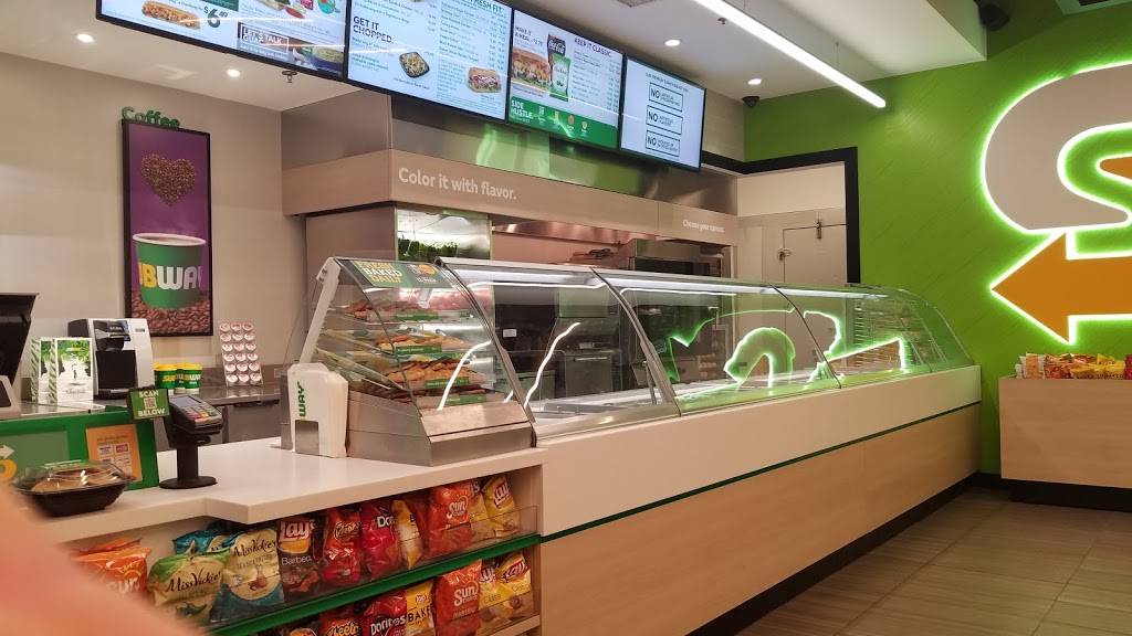 Subway Restaurants | restaurant | 6635 W Happy Valley Rd #102, Phoenix, AZ 85013, USA | 6235615712 OR +1 623-561-5712