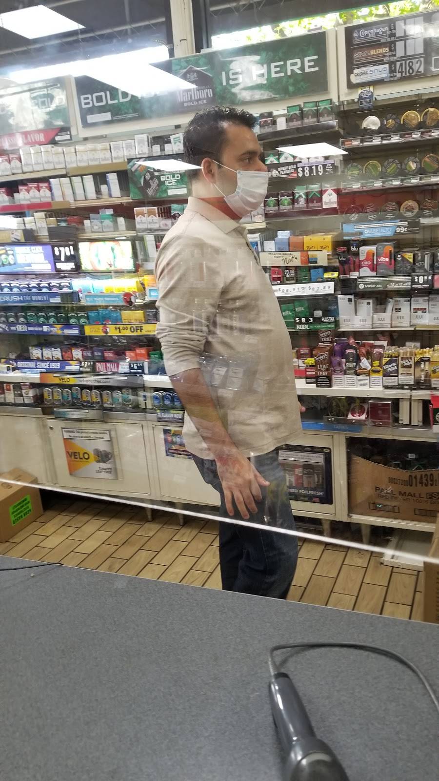 7-Eleven | bakery | 2000 Lakeville Hwy, Petaluma, CA 94954, USA | 7077637113 OR +1 707-763-7113