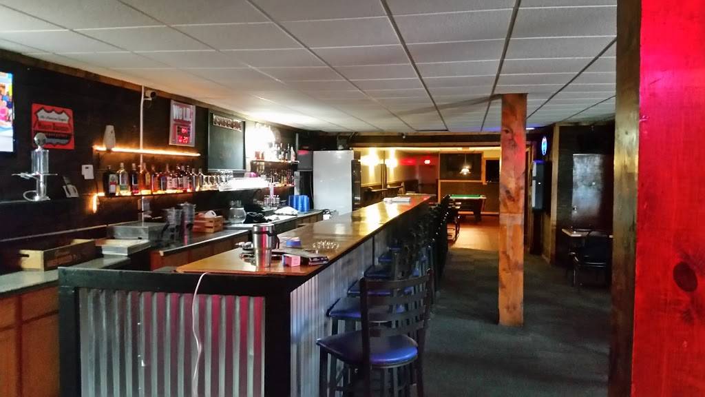 Fat Boys Saloon | restaurant | 108 Main St S, Hazleton, IA 50641, USA | 3196362909 OR +1 319-636-2909