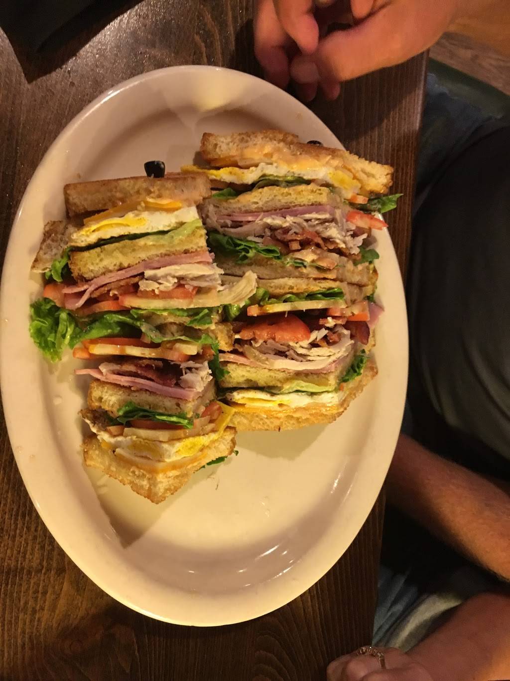 Willy Ts Tavern & Grill | restaurant | 300 Thumper Lodge Rd, Ottertail, MN 56571, USA | 2183676508 OR +1 218-367-6508