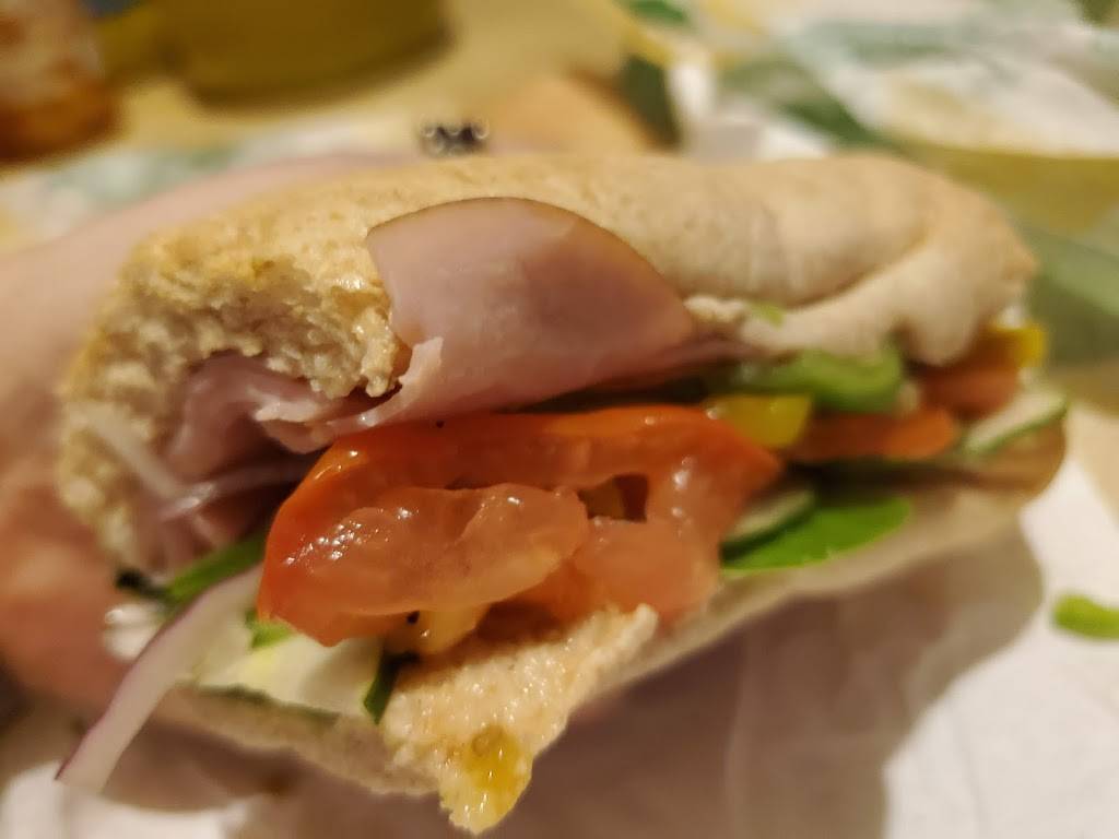 Subway | restaurant | 1702 1/2 W Market St, Johnson City, TN 37604, USA | 4239263544 OR +1 423-926-3544