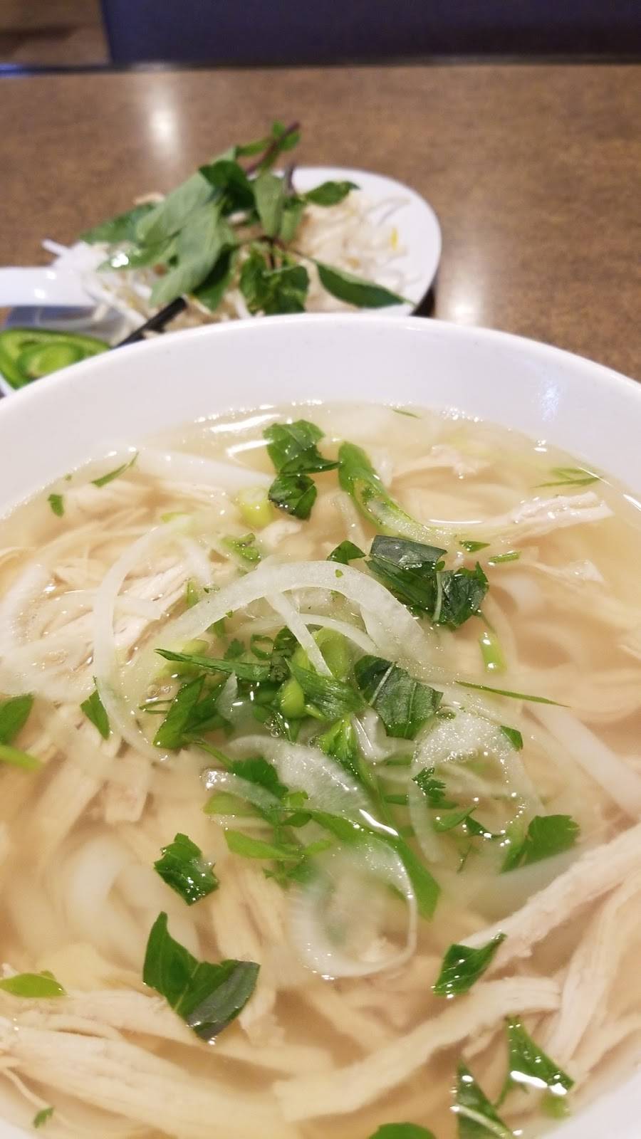 Phở Ao Sen | restaurant | 665 San Pablo Ave, Albany, CA 94706, USA | 5106795000 OR +1 510-679-5000