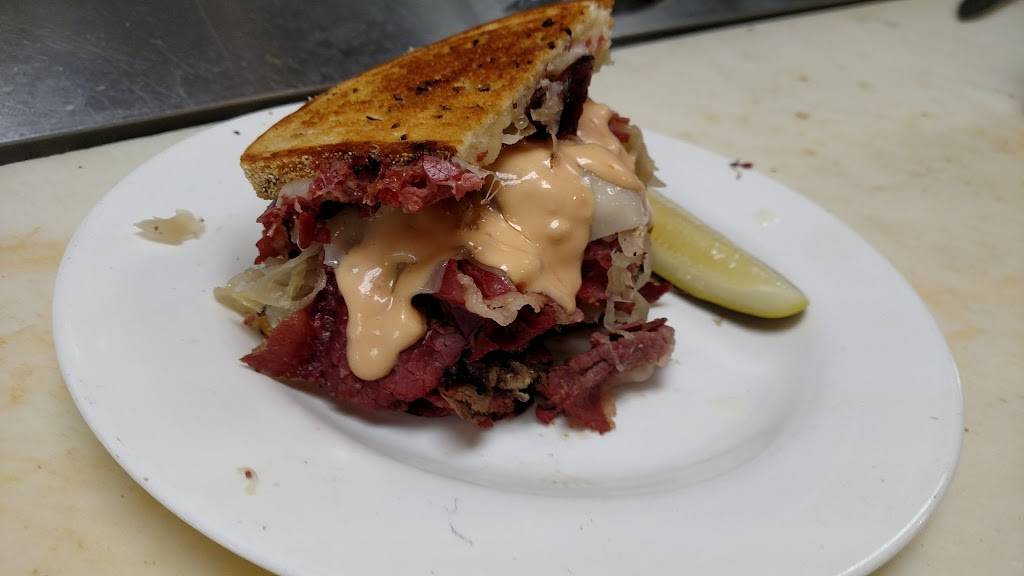 Old World Deli | restaurant | 1667 Pearl Rd, Brunswick, OH 44212, USA | 3302733245 OR +1 330-273-3245