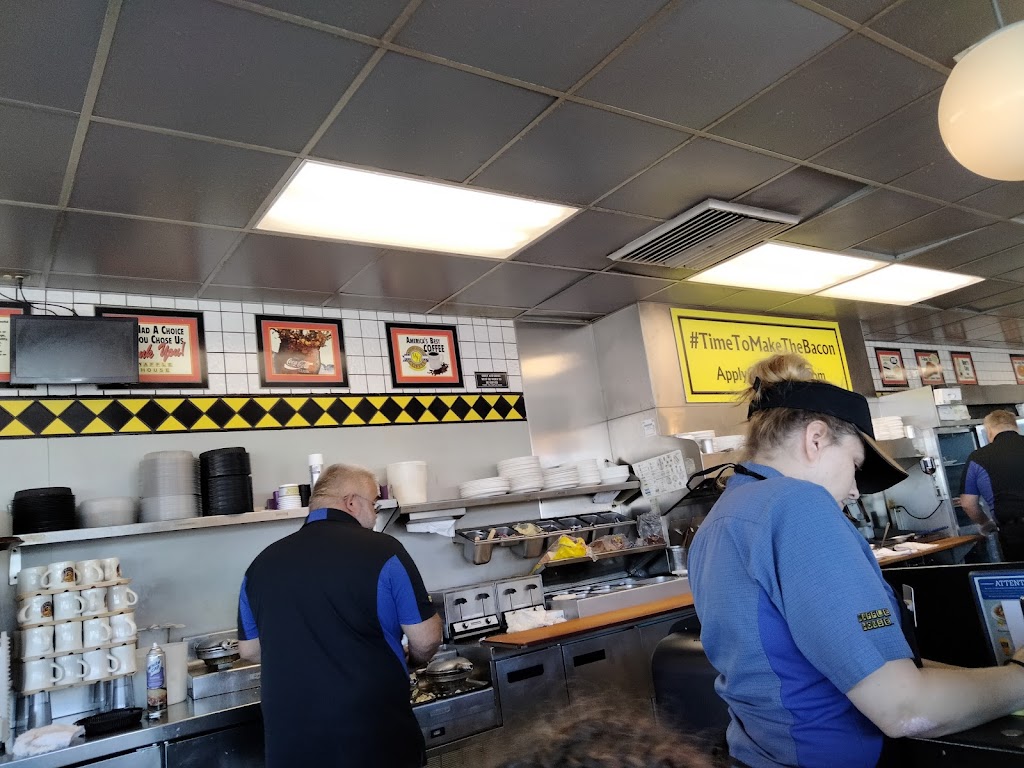 Waffle House | meal takeaway | 631 15th St, Panama City, FL 32401, USA | 8507859078 OR +1 850-785-9078