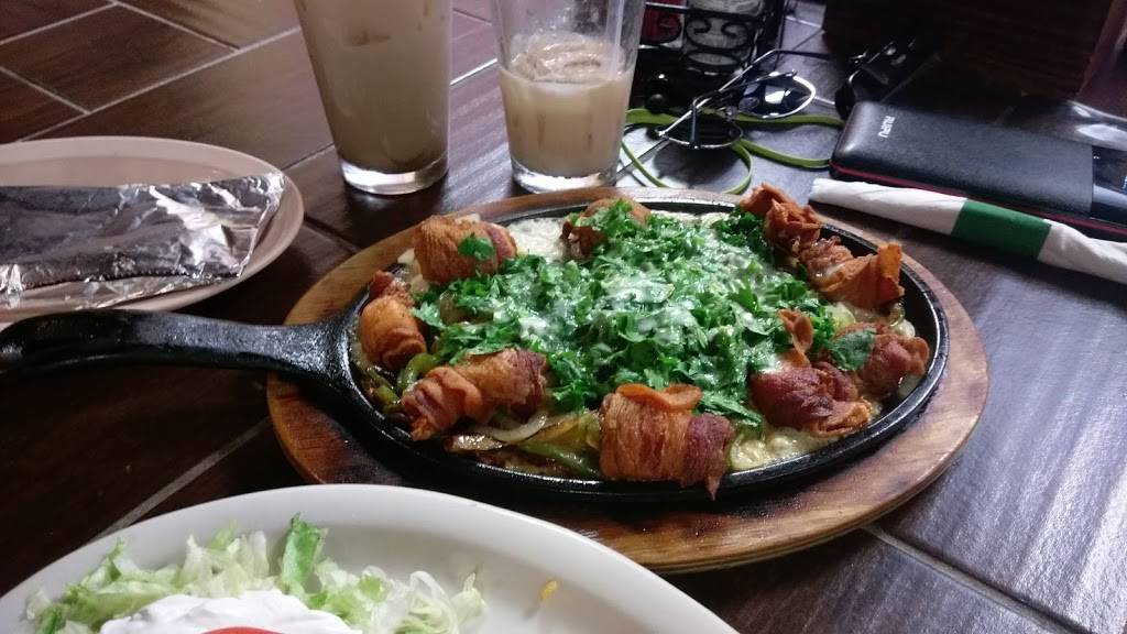 La Carreta | restaurant | 5790 MacCorkle Ave SE, Charleston, WV 25304, USA | 3049254590 OR +1 304-925-4590