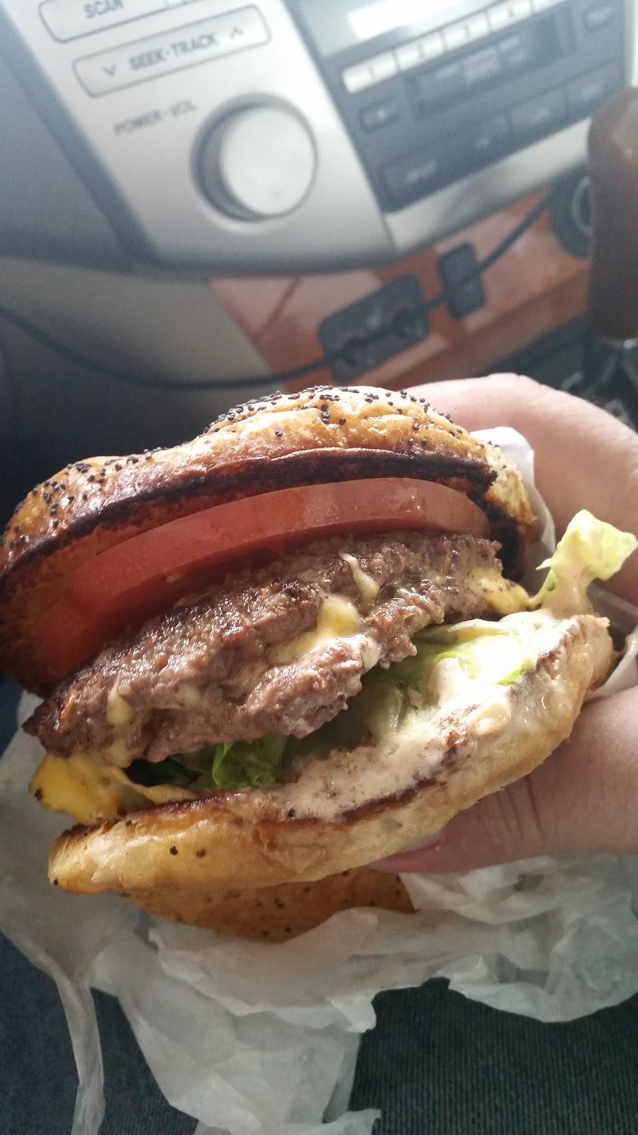 Kellers Drive-In | restaurant | 10554 Harry Hines Blvd, Dallas, TX 75220, USA | 2143573572 OR +1 214-357-3572