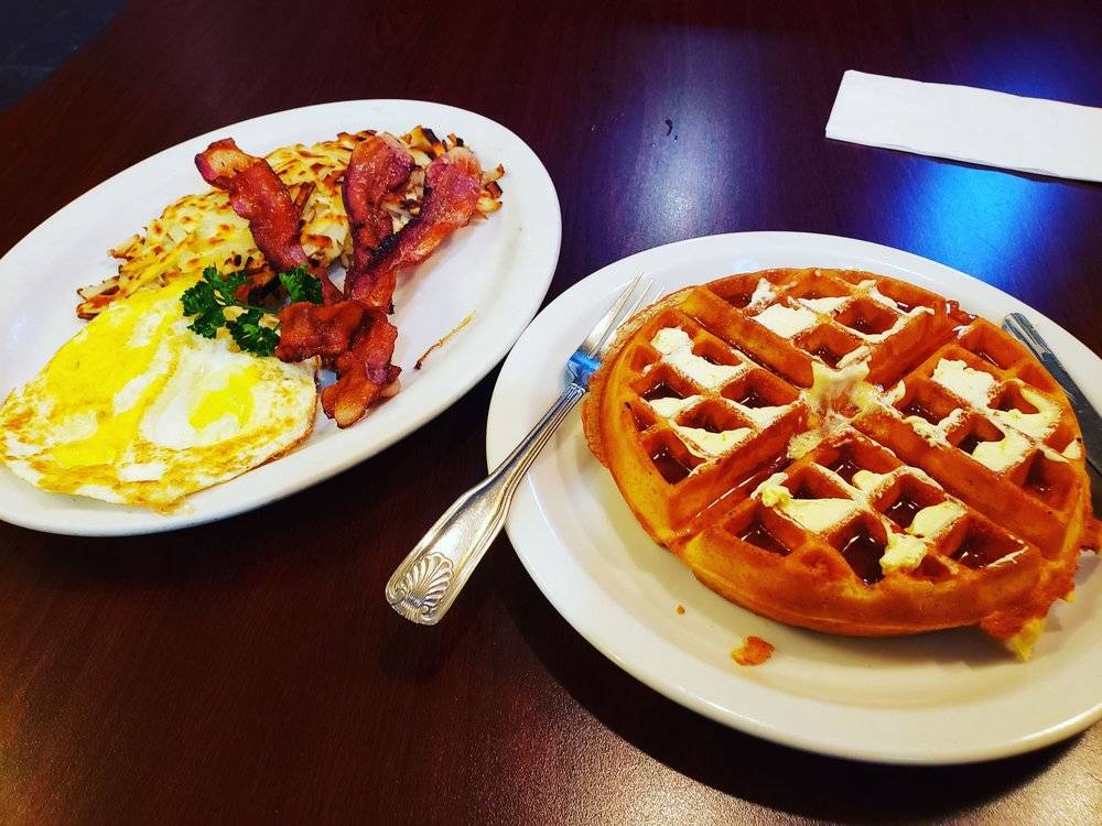 Hwy 2 Fusion Diner | restaurant | 19721 US-2, Monroe, WA 98272, USA | 3602178564 OR +1 360-217-8564