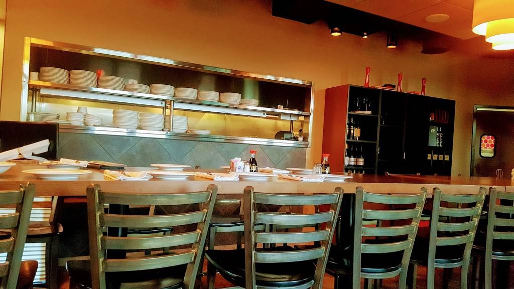 Ginger China Bistro | restaurant | 5940 W Union Hills Dr, Glendale, AZ 85308, USA | 6022987788 OR +1 602-298-7788