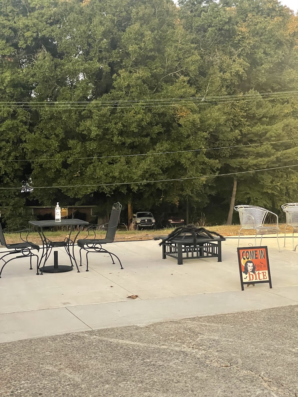 Frutas La Hormiguita | restaurant | 4975 Reynolda Rd, Winston-Salem, NC 27106, USA | 3369882510 OR +1 336-988-2510