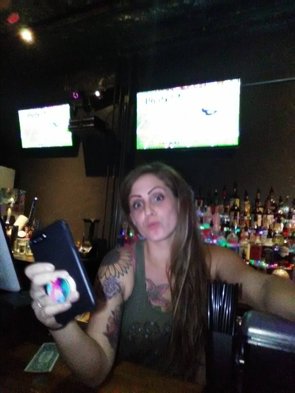 Sticks N Stones Bar & Billiards | restaurant | 218 Walnut St, Muscatine, IA 52761, USA | 5632637665 OR +1 563-263-7665