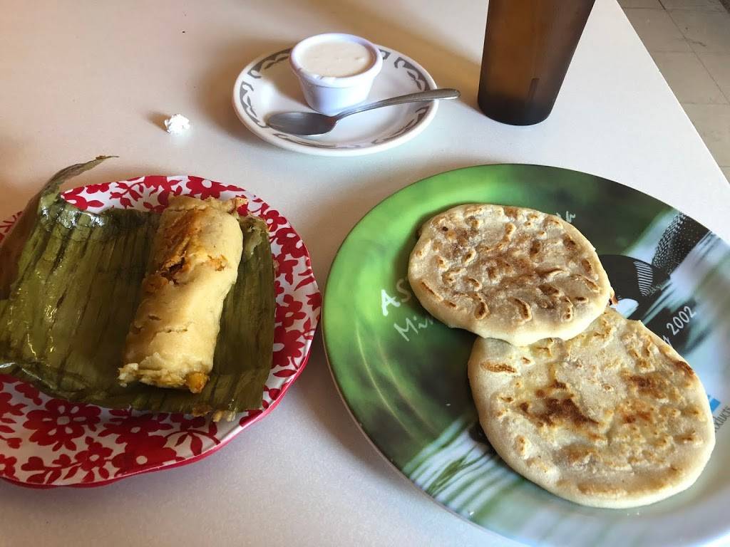 Pupuseria Juanitas Restaurant | restaurant | 537 Church St, Ottumwa, IA 52501, USA | 6416821530 OR +1 641-682-1530