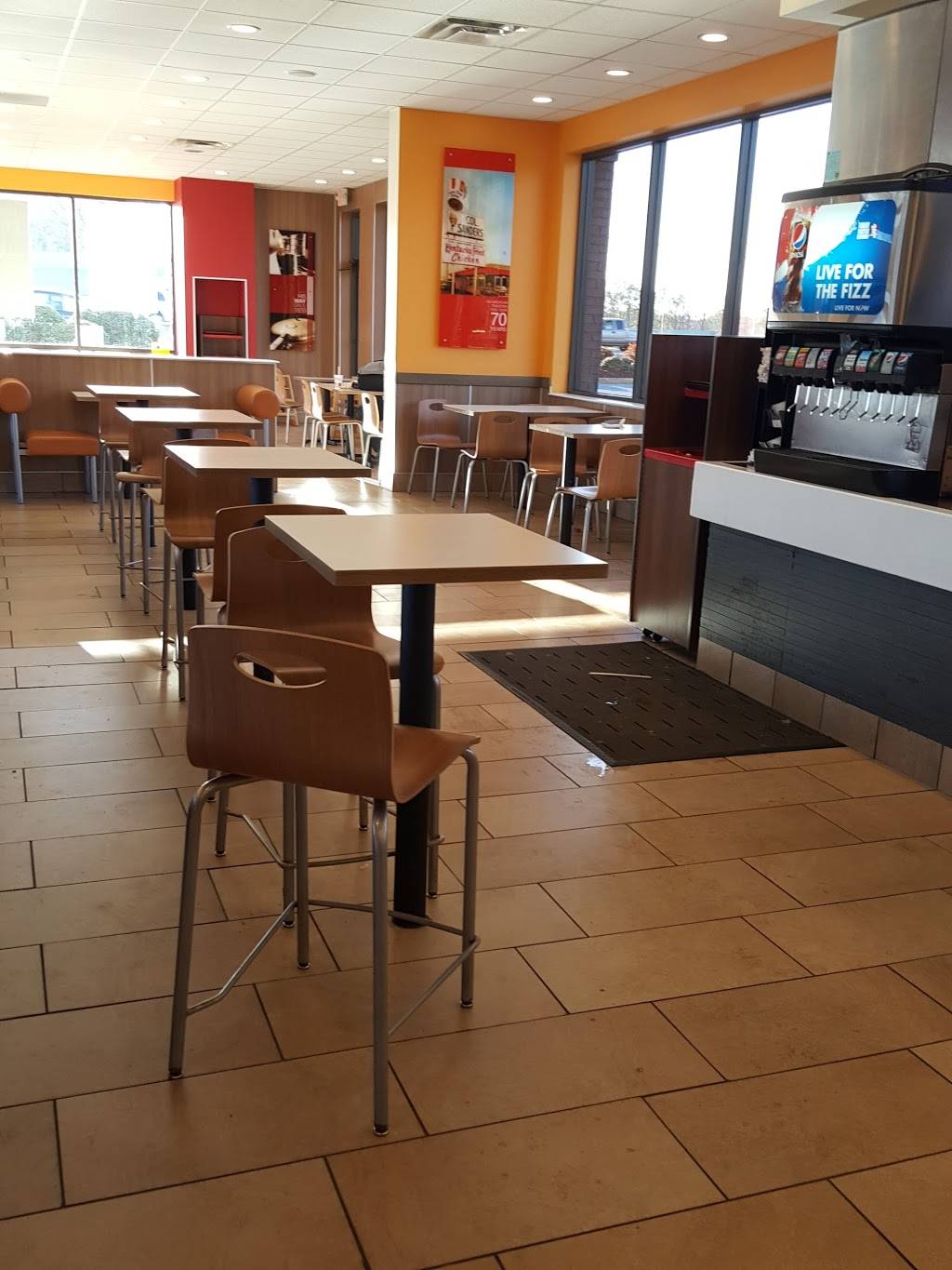 KFC | restaurant | 676 Holcomb Bridge Rd, Roswell, GA 30076, USA | 7709932330 OR +1 770-993-2330