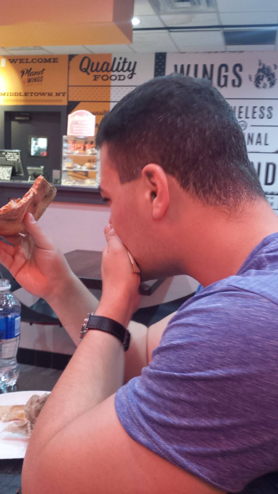 Planet Wings | restaurant | 171 W Main St, Middletown, NY 10940, USA | 8453460060 OR +1 845-346-0060