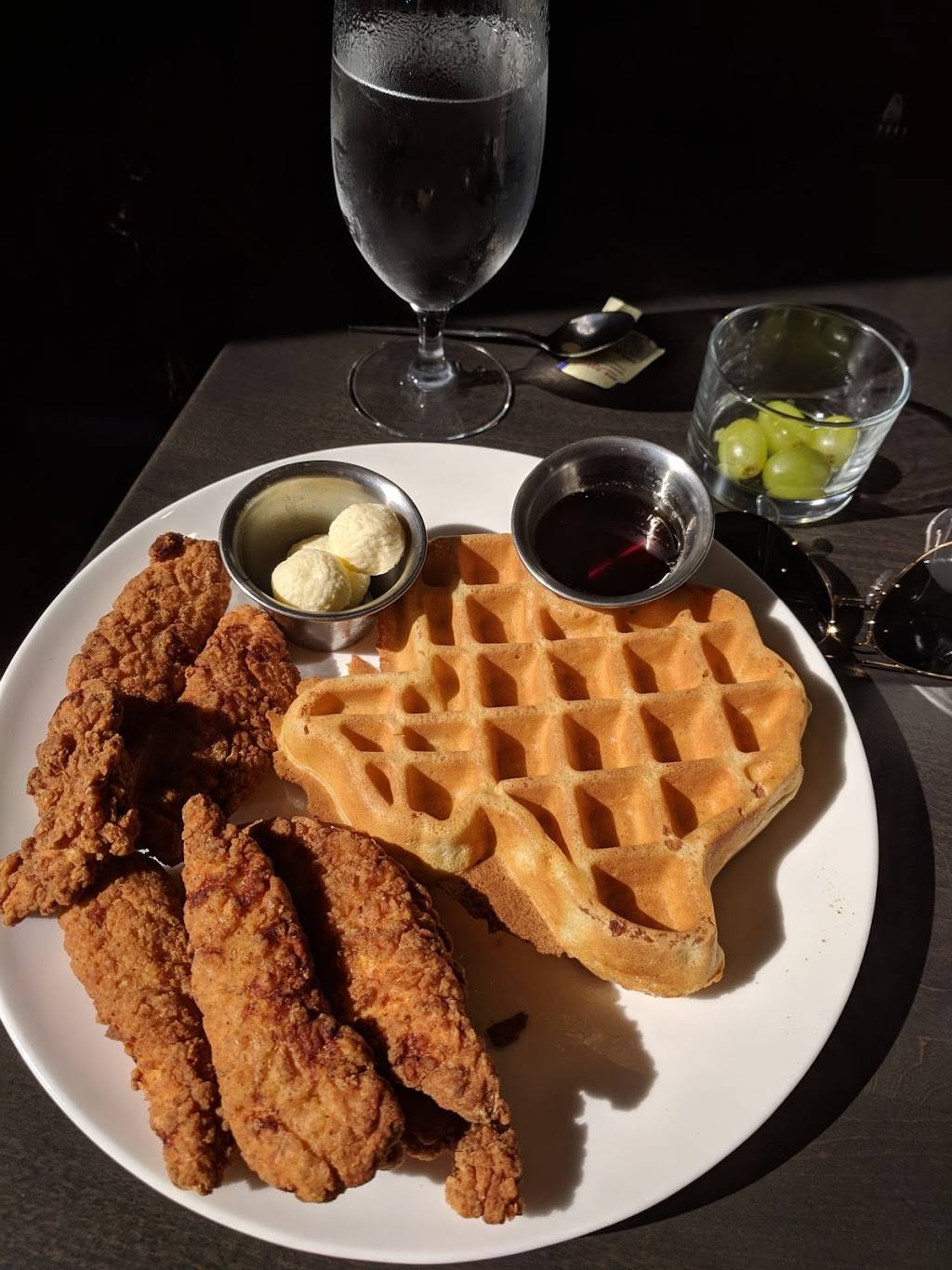 Brix And Ale | restaurant | 1101 Woodlawn Avenue, Georgetown, TX 78628, USA | 7374442750 OR +1 737-444-2750