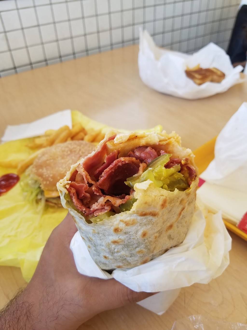 Louis Burgers II | restaurant | 1501 Rosecrans Ave, Compton, CA 90221, USA | 3106039547 OR +1 310-603-9547