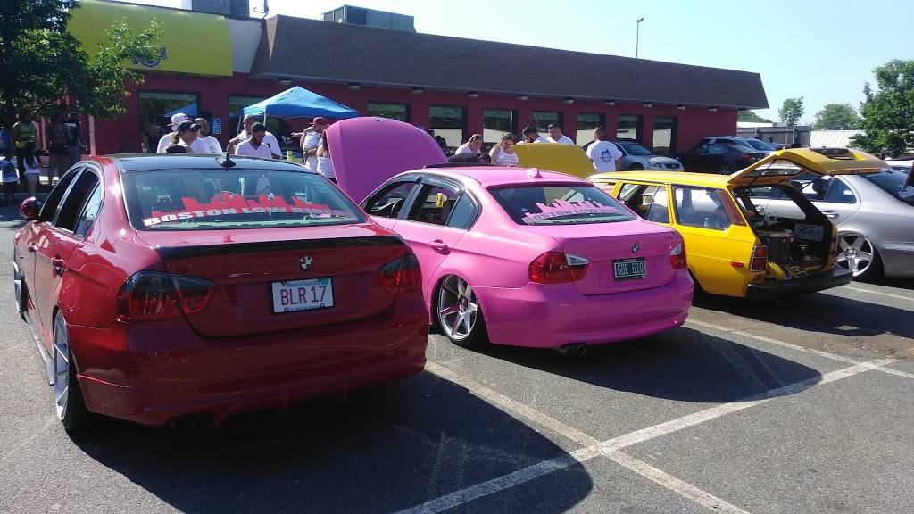 Fuddruckers | restaurant | 900 Broadway, Saugus, MA 01906, USA | 7812336399 OR +1 781-233-6399