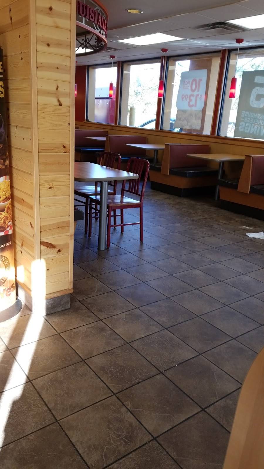 Popeyes Louisiana Kitchen | restaurant | 2877 Target Dr, St. Louis, MO 63136, USA | 3147412600 OR +1 314-741-2600