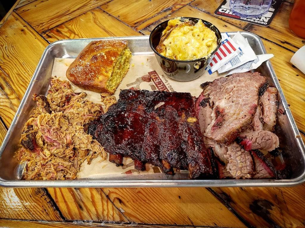 Sauced BBQ & Spirits San Jose - Santana Row | restaurant | 3055 Olin Ave #1005, San Jose, CA 95128, USA | 4085648048 OR +1 408-564-8048