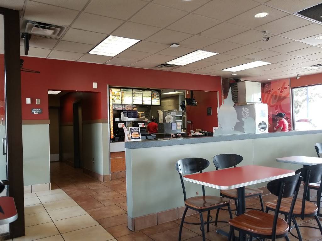 Jack in the Box | restaurant | 8111 Airport Blvd, Houston, TX 77061, USA | 7132420896 OR +1 713-242-0896