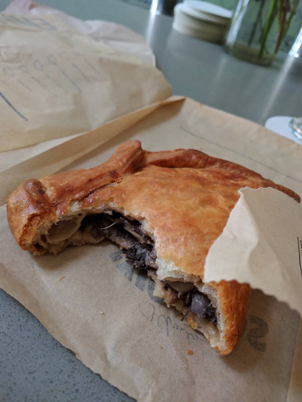 Woods Outbound | restaurant | 4045 Judah St, San Francisco, CA 94122, USA | 4155718025 OR +1 415-571-8025