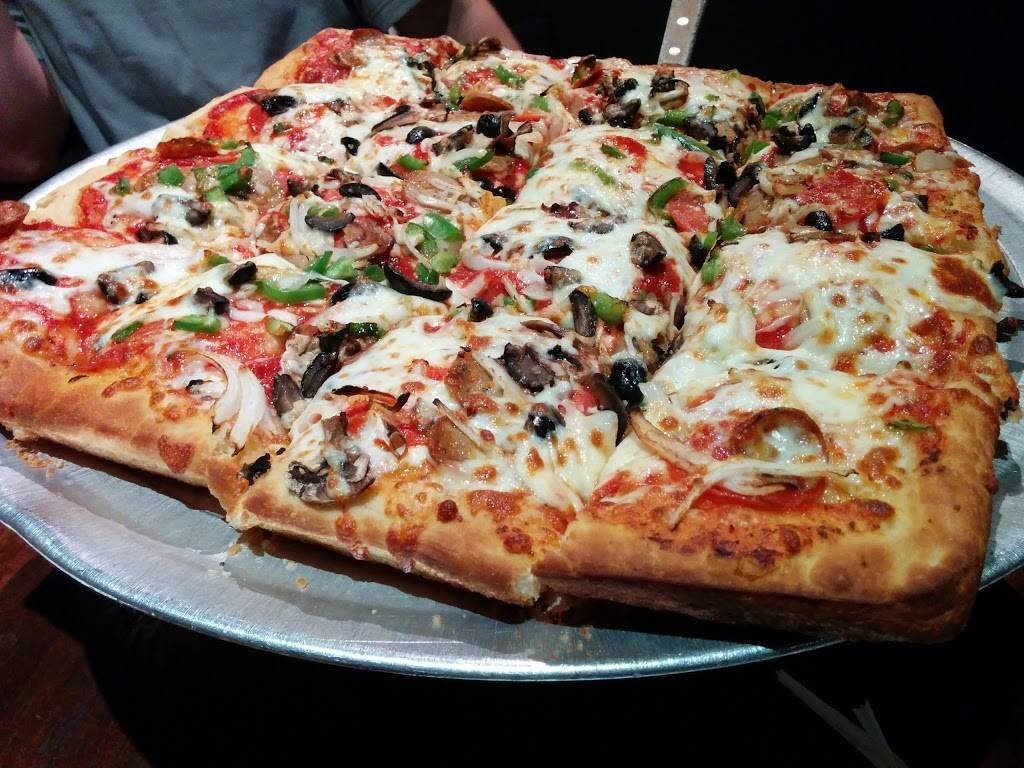 Lil Riccis DTC | restaurant | 5322 DTC Blvd #100, Greenwood Village, CO 80111, USA | 3033376591 OR +1 303-337-6591