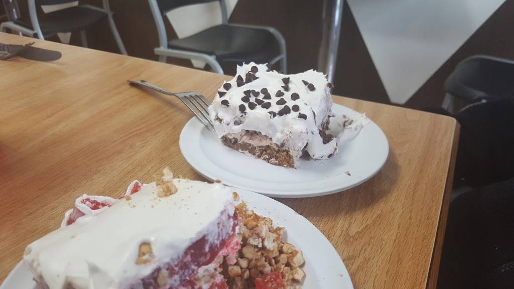 Virginia Coney Island | restaurant | 649 E Michigan Ave, Jackson, MI 49201, USA | 5177843256 OR +1 517-784-3256