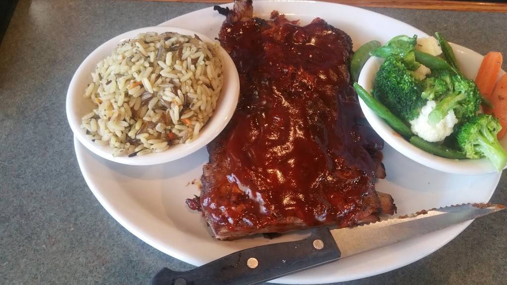 Backyard Grill & Bar | restaurant | 5390 Elevator Rd, Roscoe, IL 61073, USA | 8156236677 OR +1 815-623-6677