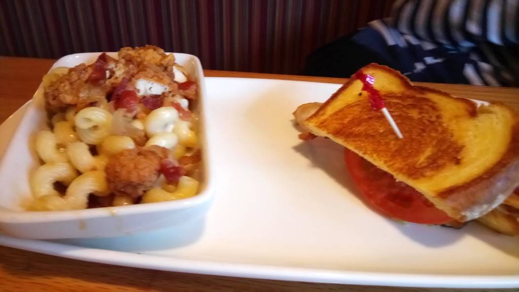 Applebees Grill + Bar | restaurant | 360 Walt Whitman Road Huntington Shopping Center, Huntington Station, NY 11746, USA | 6314273504 OR +1 631-427-3504