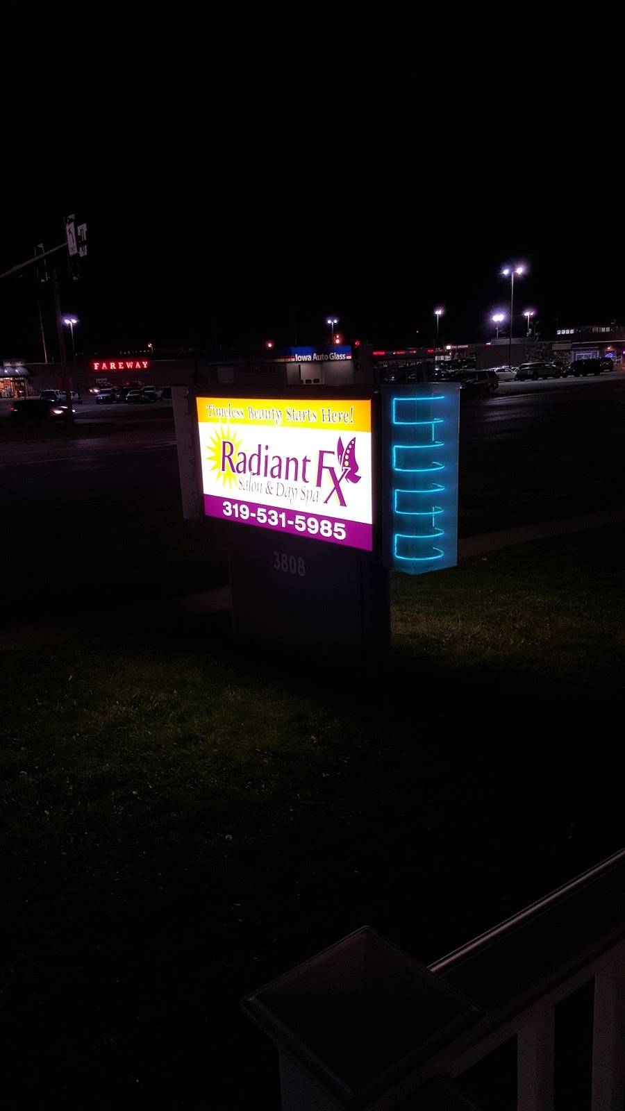 Radiant FX Salon & Day Spa | restaurant | 3808 1st Ave NE, Cedar Rapids, IA 52402, USA | 3195315985 OR +1 319-531-5985
