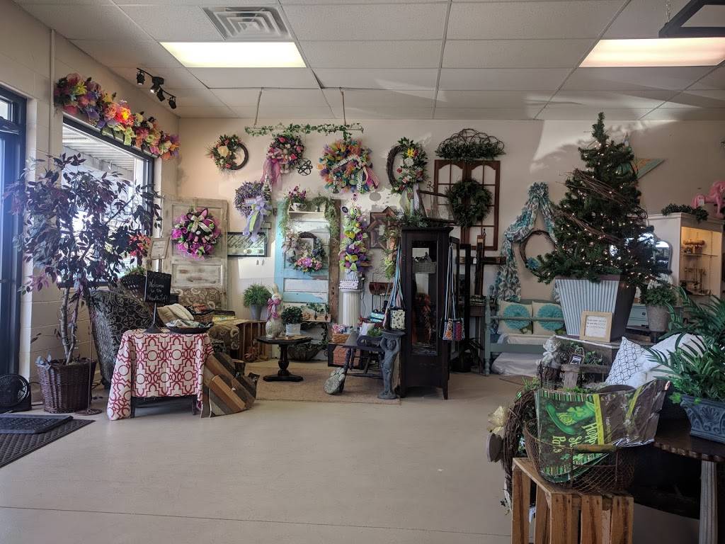 Wreath Loft And Cafe | restaurant | 2616 Virginia Ave, Collinsville, VA 24078, USA | 2766222593 OR +1 276-622-2593