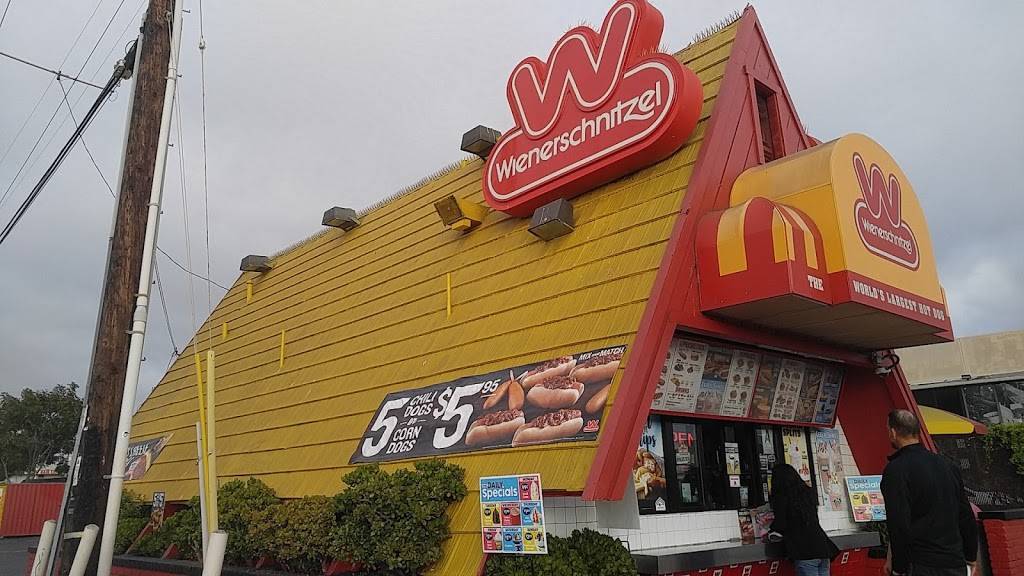 Wienerschnitzel | restaurant | 493 Broadway, Chula Vista, CA 91910, USA | 6194278406 OR +1 619-427-8406