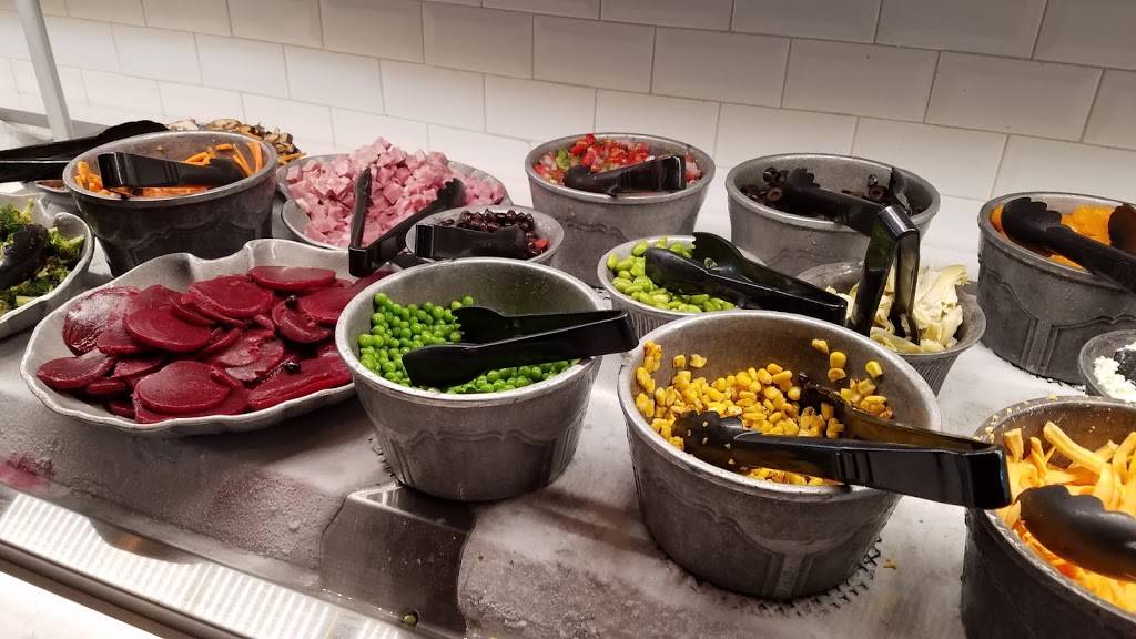 Ruby Tuesday | restaurant | 403 Grand Central Ave, Vienna, WV 26105, USA | 3044227003 OR +1 304-422-7003