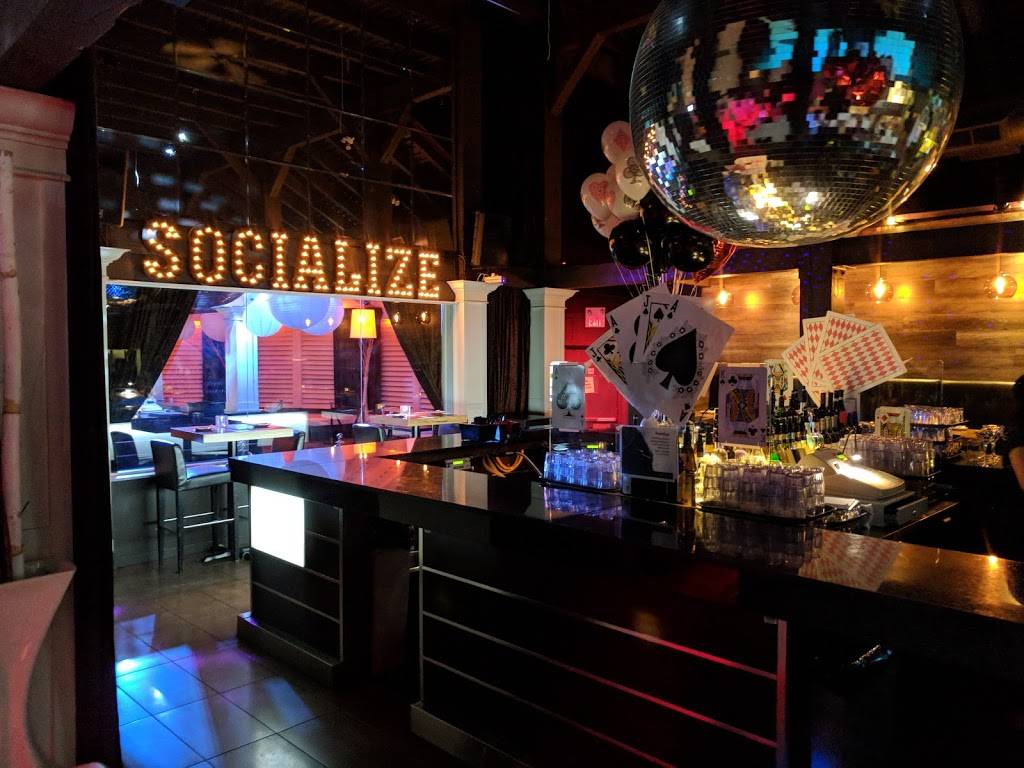 Dirty Martini Oakville | restaurant | 2075 Winston Park Dr, Oakville, ON L6H 5R7, Canada | 9058298400 OR +1 905-829-8400