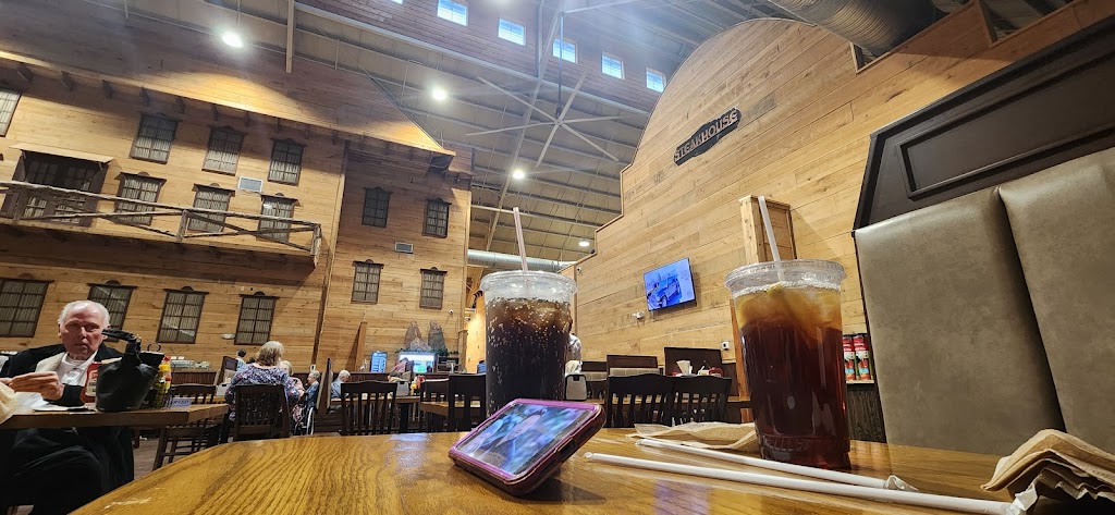 McClain Resort | restaurant | 874 Holly Bush Rd, Brandon, MS 39047, USA | 6018291101 OR +1 601-829-1101