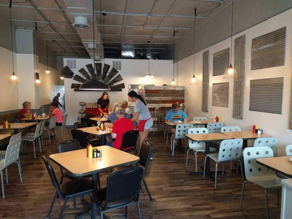 Wicked Hen Farmhouse | restaurant | 153 Main St, Springfield, NE 68059, USA | 5317216877 OR +1 531-721-6877