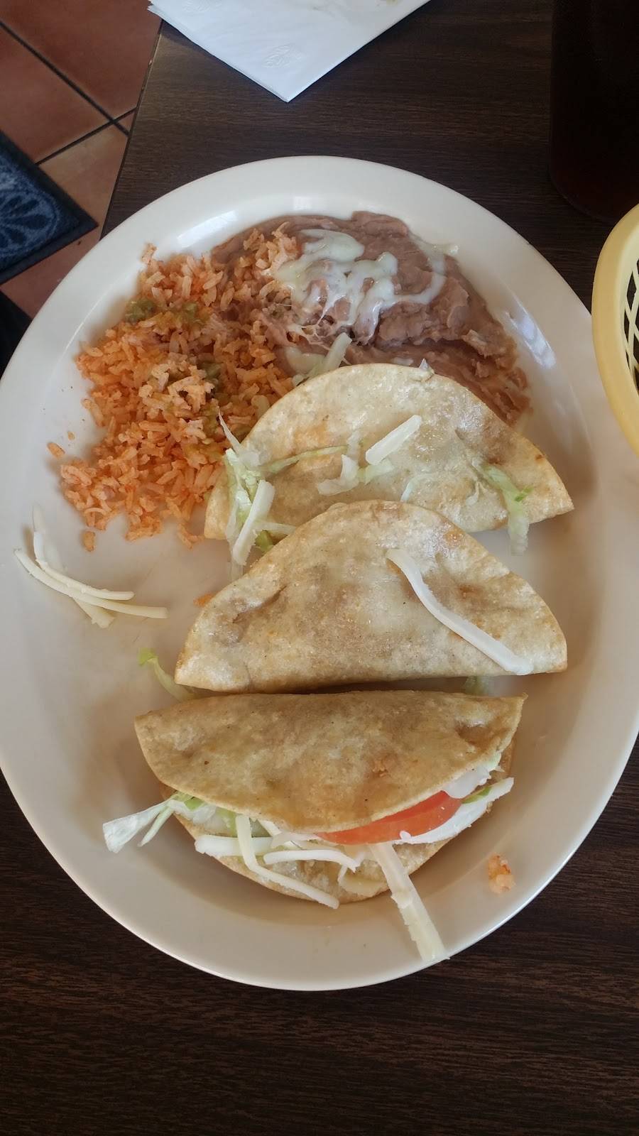 Ernestos Mexican Food | restaurant | 200 S Anthony Dr, Anthony, NM 88021, USA | 5758823411 OR +1 575-882-3411