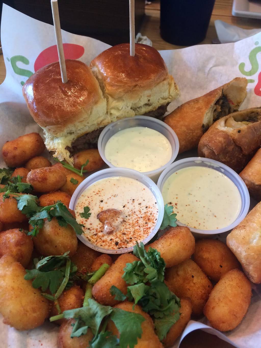 Chili’s Too Grill & Bar | restaurant | Metropolitan Gate, B2, Detroit, MI 48242, USA | 7349411406 OR +1 734-941-1406