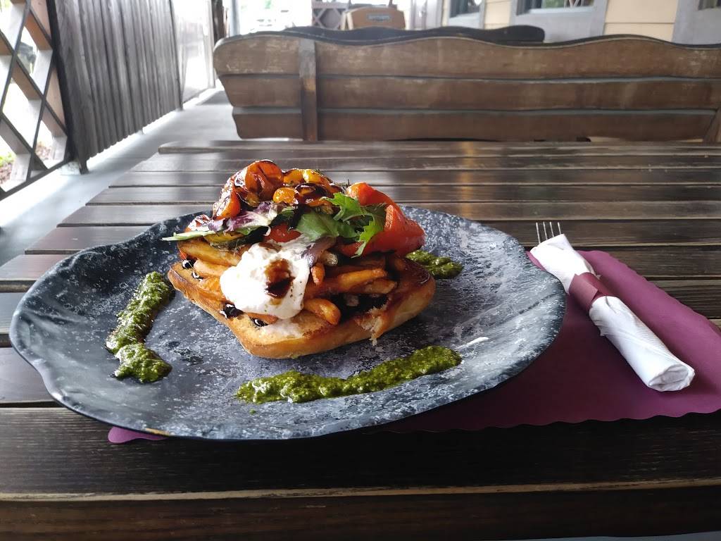 Grand Dukes Restaurant | restaurant | 980 75th St, Downers Grove, IL 60516, USA | 7085945622 OR +1 708-594-5622