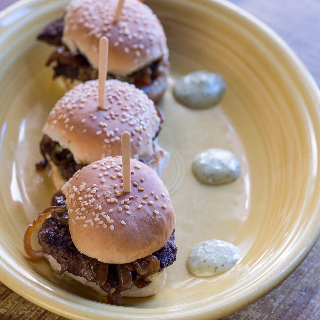 Carlos & Pepes | restaurant | 170 Promenade Du Centropolis, Laval, QC H7T 2Z6, Canada | 4509349911 OR +1 450-934-9911