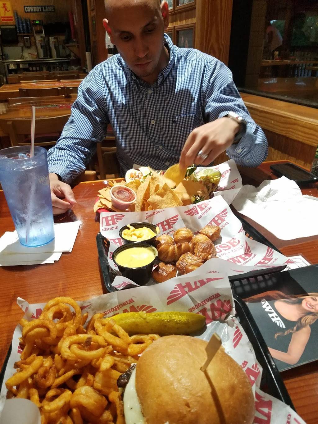 The WingHouse of Brandon | restaurant | 5003 US-301, Tampa, FL 33610, USA | 8134909464 OR +1 813-490-9464