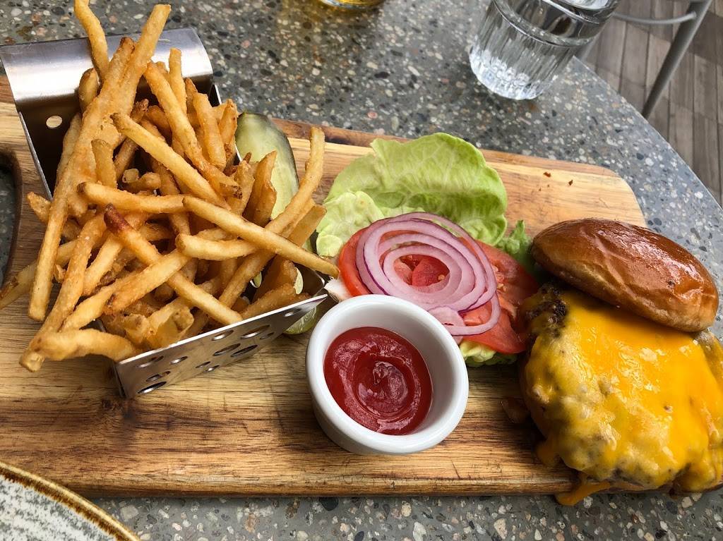 Deck. | restaurant | 150 Kapahulu Ave, Honolulu, HI 96815, USA | 8089314488 OR +1 808-931-4488