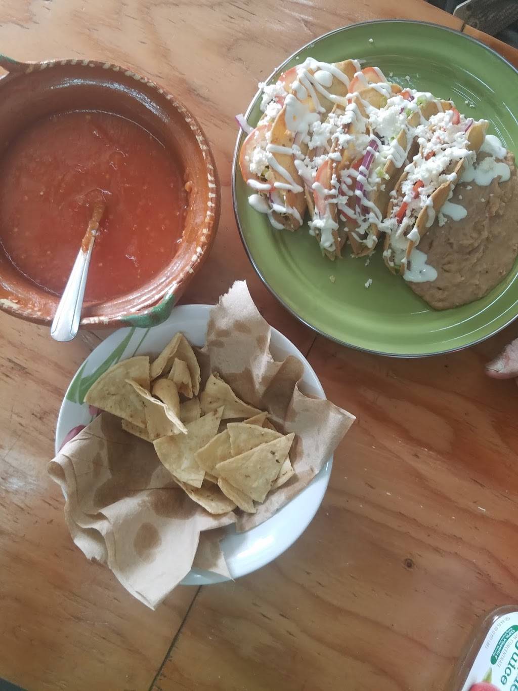 La Chula | restaurant | Segunda & Calzada José María Morelos, Ex-Ejido Chapultepec, 22785 Ensenada, B.C., Mexico | 016461167517 OR +52 646 116 7517